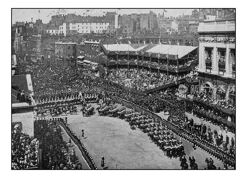 古色古香的伦敦照片:皇家游行队伍进入骑兵卫队大门