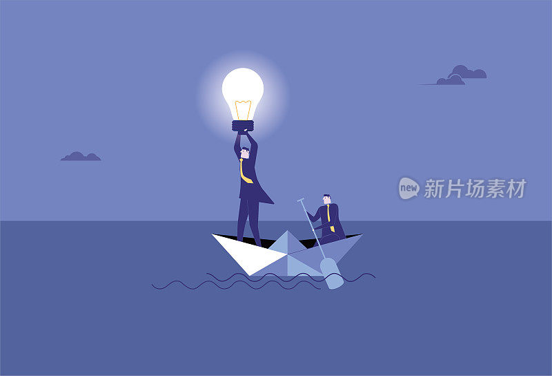 一个商人站在纸船上，手里拿着一个灯泡，帮助另一个商人划着一艘船，照亮旅行的方向，