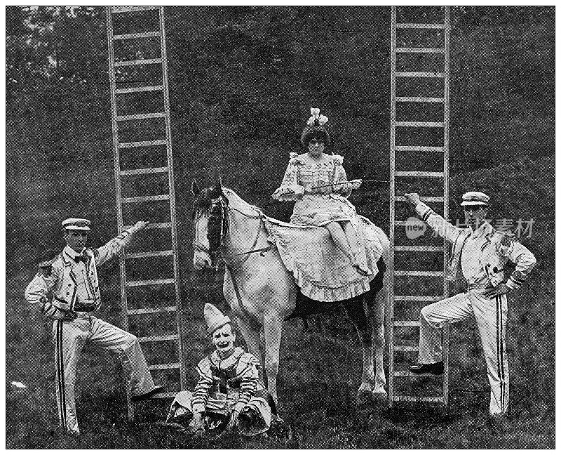 来自英国杂志的古董图片:马戏团演员