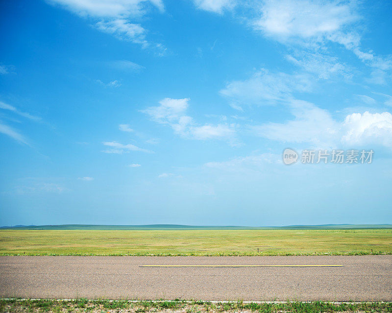 空白的沥青路面作为背景