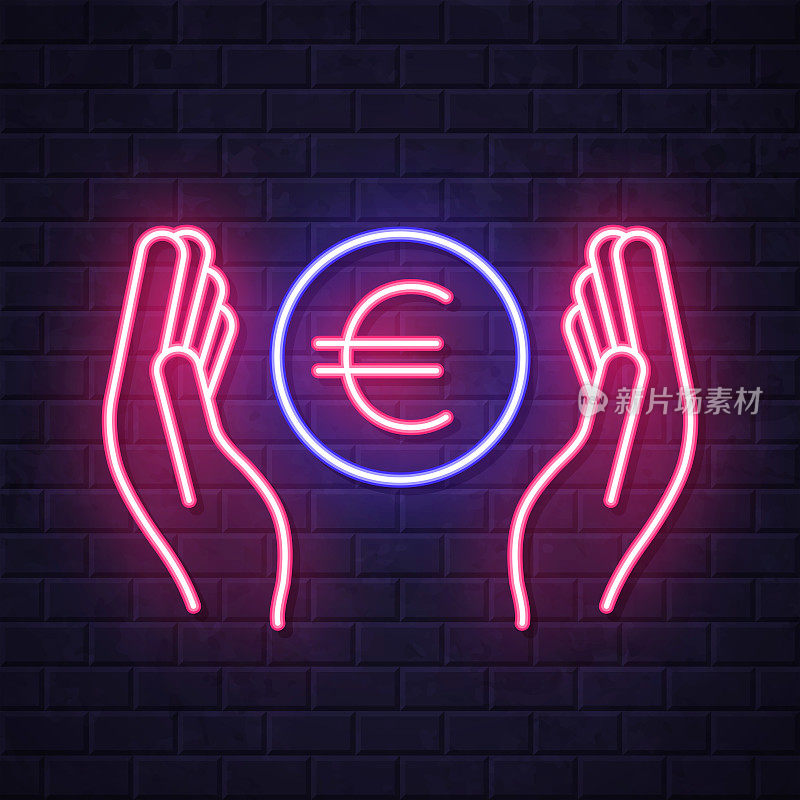 欧元硬币在双手之间。在砖墙背景上发光的霓虹灯图标