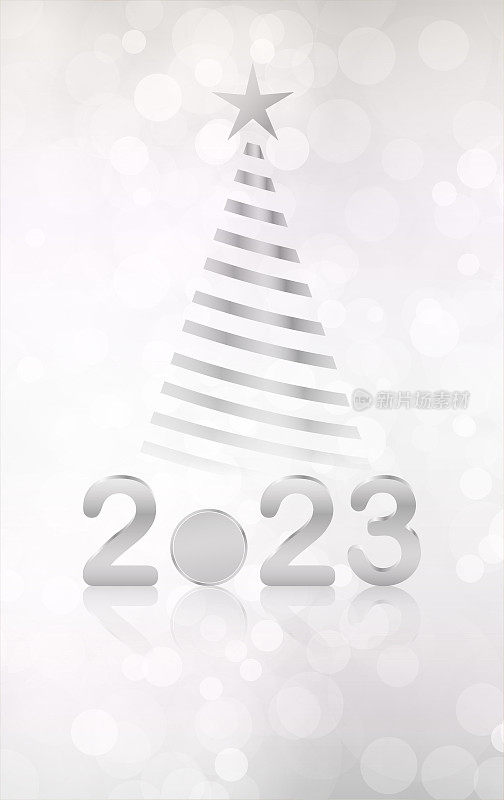 银白色金属浅灰色彩色三维或3D文本2023新年快乐节日发光闪闪垂直矢量背景与条纹圣诞树与一颗星