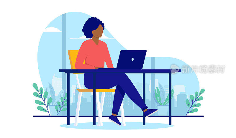 非裔美国人黑人职业女性坐在电脑前工作