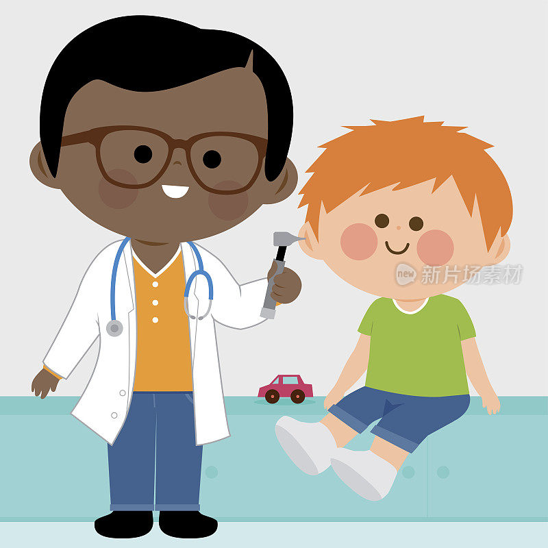 男儿科医生正在检查一个小男孩