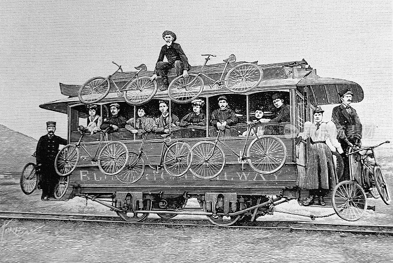 装有自行车的铁路