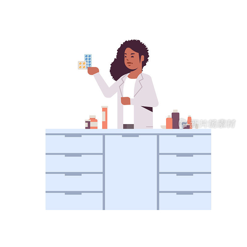 女科学研究员拿着药物包在统一的非洲裔美国妇女分析药丸科学家在实验室研究科学概念做实验全长平坦