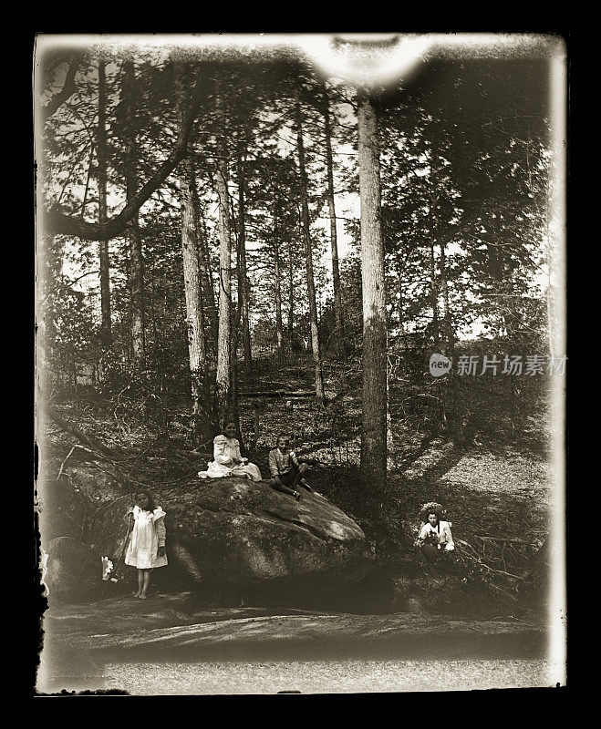 一家人享受夏日，约1890年