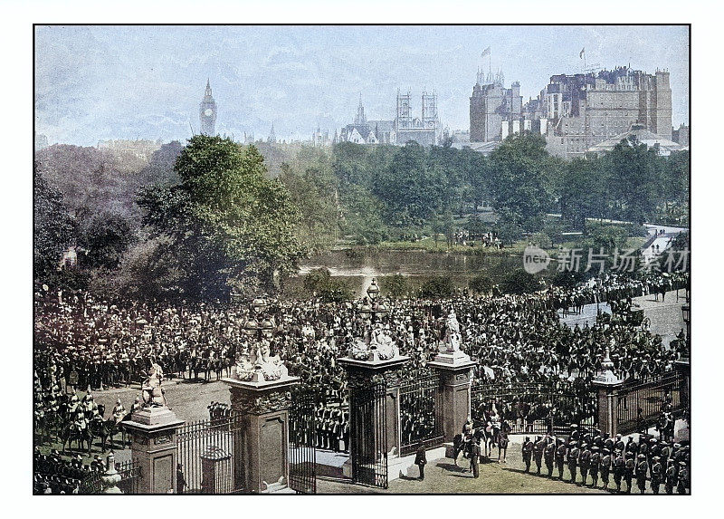 伦敦古董照片:军队返回白金汉宫