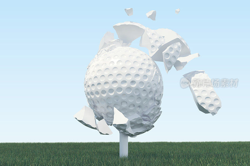 3D插图高尔夫球散到碎片后的一个强有力的打击和球在草地，近距离观看tee准备被射击。天空背景上的高尔夫球。