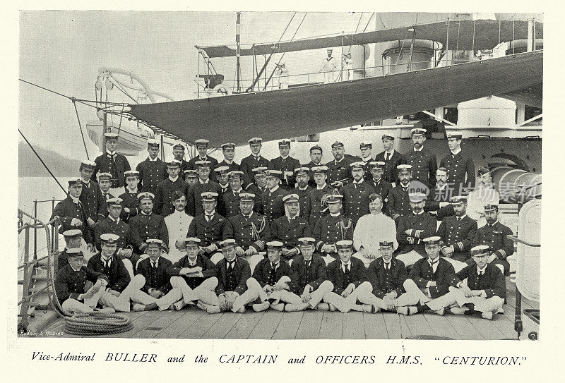 海军上将布勒和百夫长号的船长和军官，这是一艘19世纪90年代前英国皇家海军的无畏战列舰