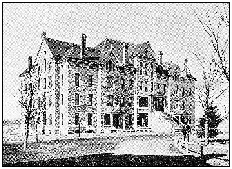 1898年，来自堪萨斯州劳伦斯的古董照片:哈斯凯尔学院，女孩楼