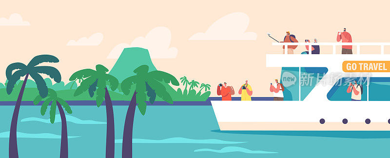 夏季航海客轮度假之旅。人们在邮轮甲板上拍摄海景和热带自然风光