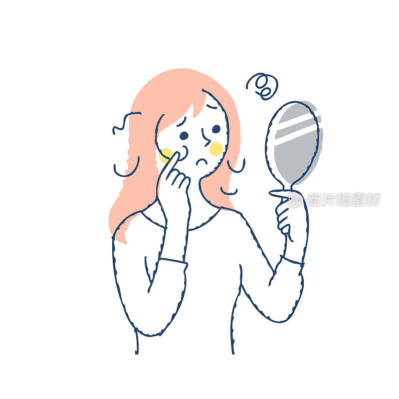 一位妇女正用手持镜子看着自己受损的头发