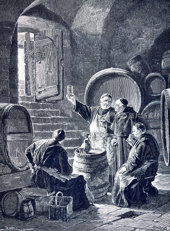 僧侣们在酒窖里品酒，拿着酒杯在阳光下照射