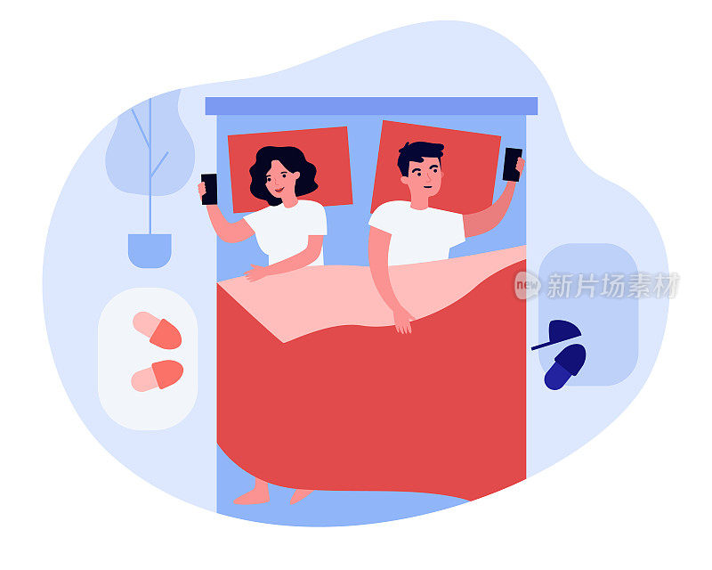 在床上玩手机的失眠夫妇