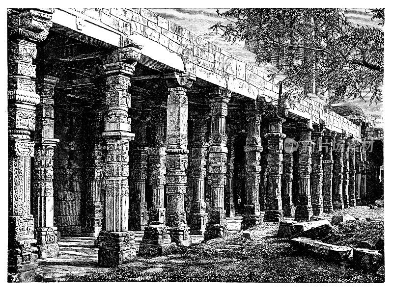 德里——印度基塔布米纳尔神庙的柱廊