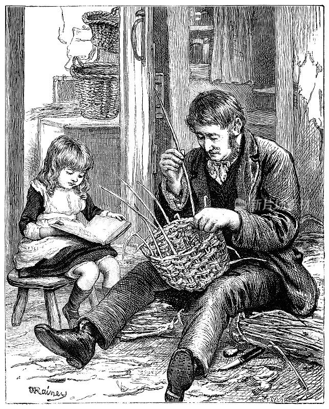做篮子的人在工作，而他的女儿在他旁边看书