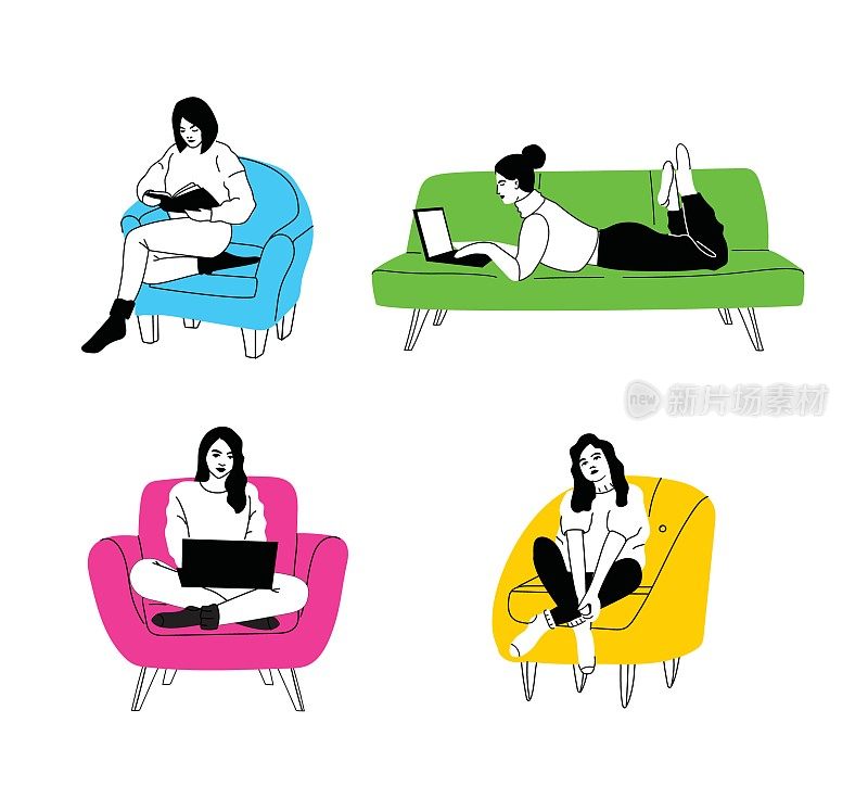 姑娘们坐在家里的扶手椅、沙发上。女士带着笔记本电脑，手机和书在椅子，沙发上。自由职业者或学习概念。女角色，用笔记本电脑上网聊天，休息