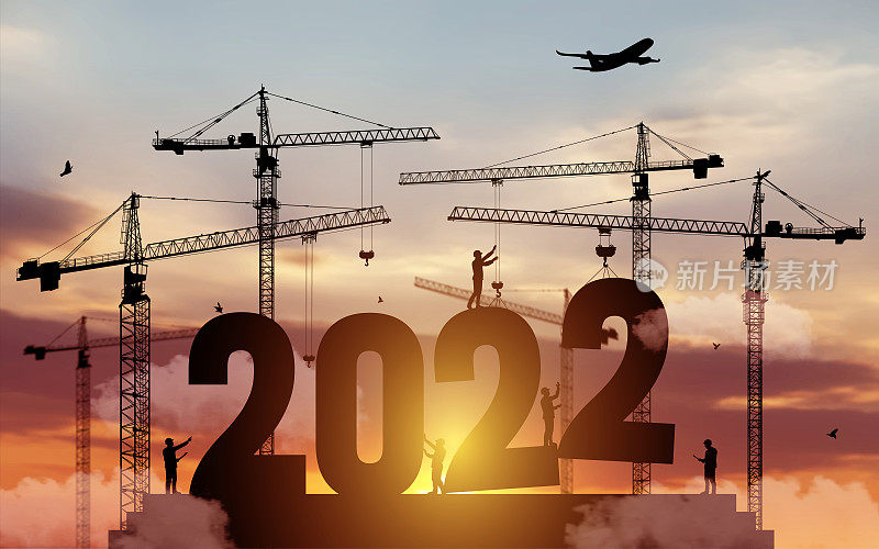 剪影权杖作为一个准备迎接2022年的新年。大型施工现场，多台施工起重机装机数量2022台。施工队为2022年新年设定数字。向量。