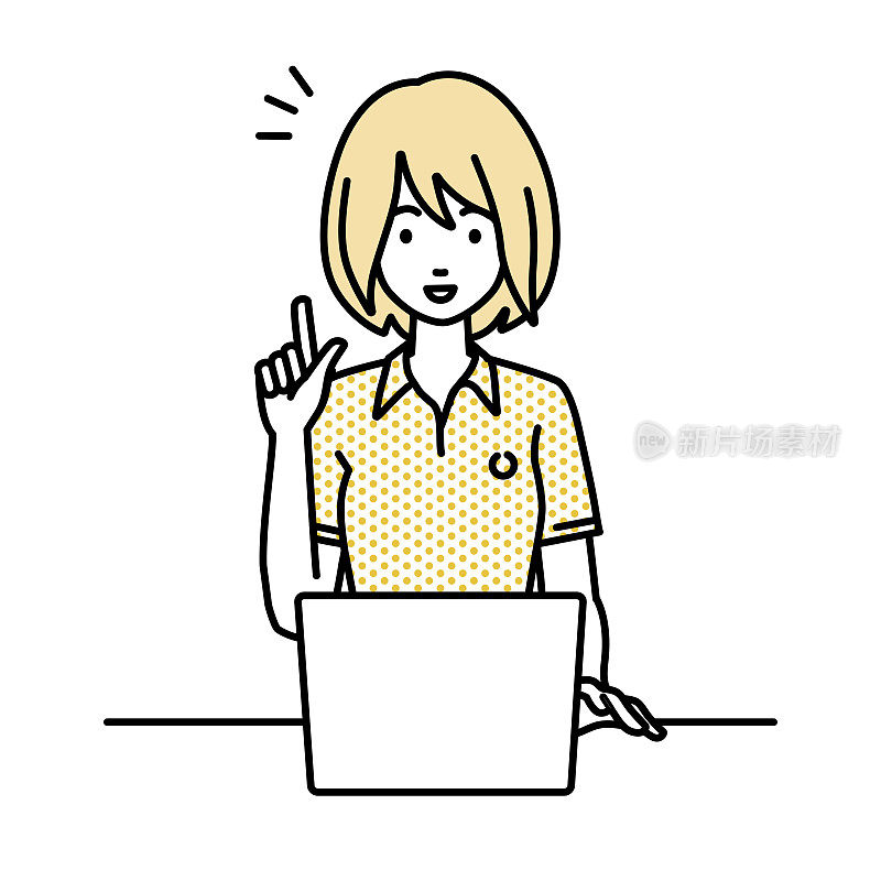 一个穿着马球衫的女人用手提电脑在她的桌子上用手指手势来获得想法
