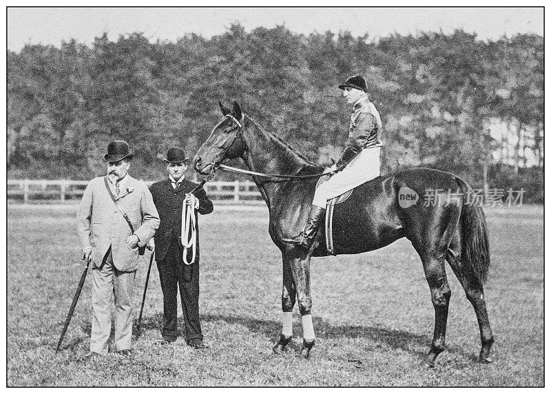 19世纪运动、运动员和休闲活动的老式黑白照片:赛马