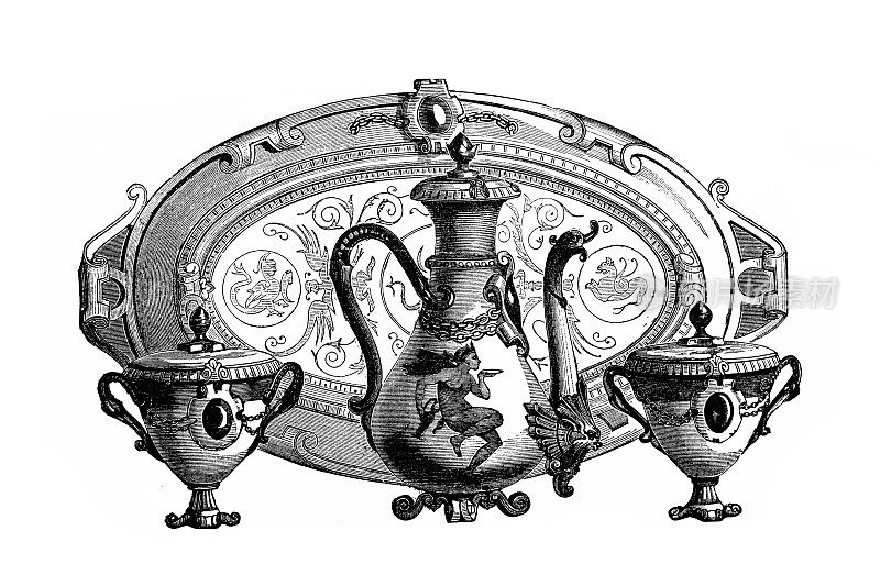 皇家瓷厂的花瓶和盘子