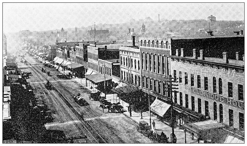 1898年来自堪萨斯州劳伦斯的古董照片:马萨诸塞街