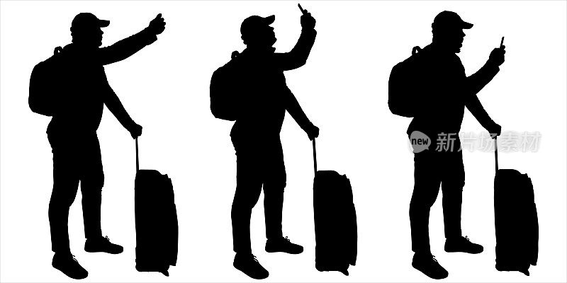 一个戴着帽子的游客，背着背包，行李装在轮子上。这家伙把手举得很高，拍了照片，拍了视频。侧视图。三个男人的黑色剪影被孤立在白色上