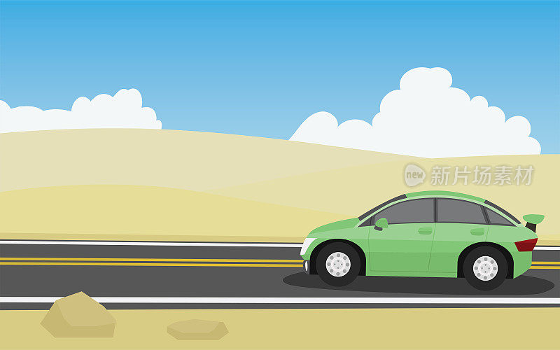 旅行汽车是绿色的。行驶在有着起伏的沙漠丘陵的柏油路上。