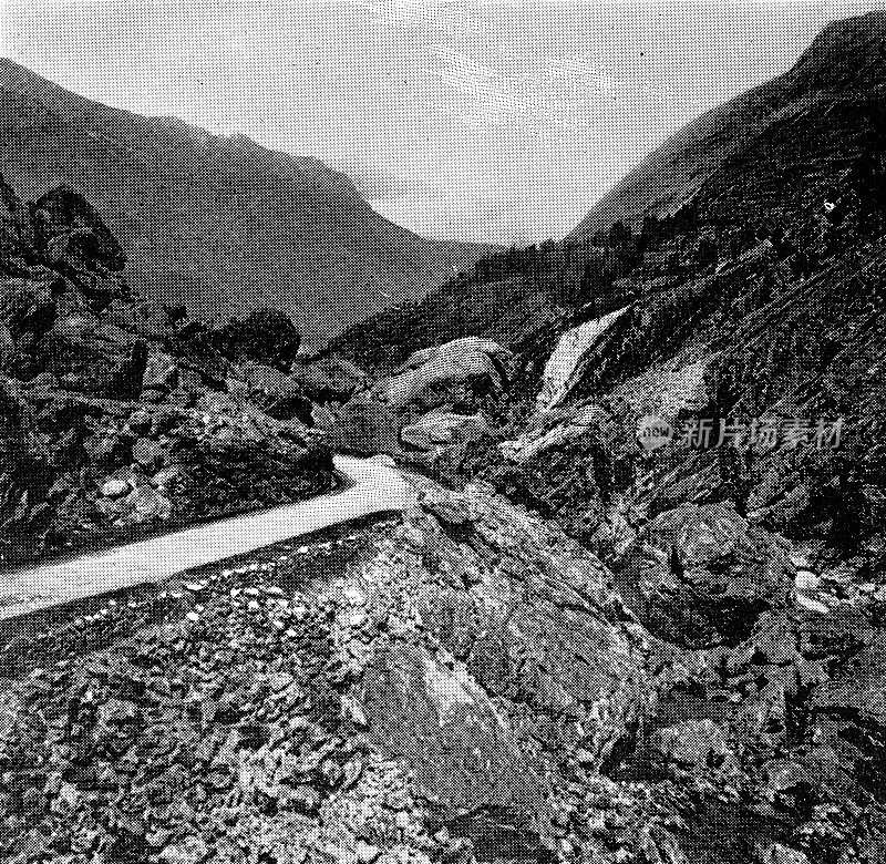 法国比利牛斯山脉的比格尔山路，建于19世纪