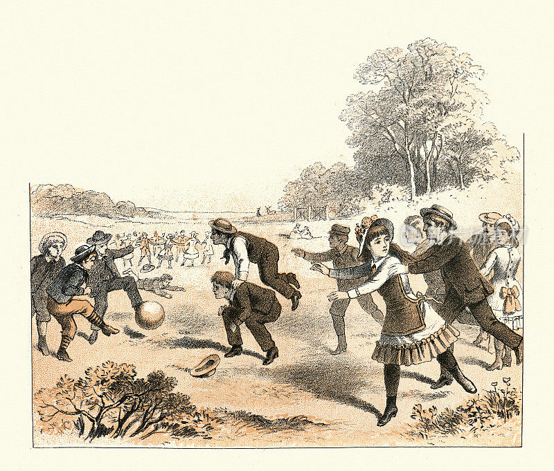 一群孩子在户外玩游戏，足球，蛙跳，男孩和女孩，19世纪维多利亚时代的乐趣