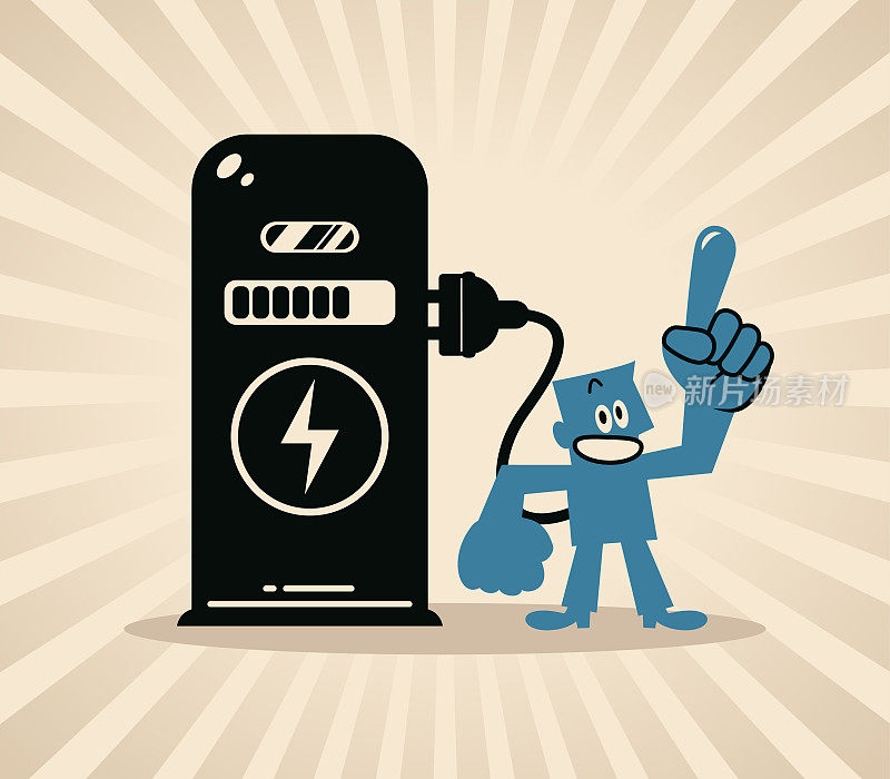 一个面带微笑的蓝色男人拿着电源插头在充电站给自己充电