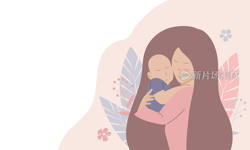 一个年轻快乐的女人怀里抱着一个婴儿。