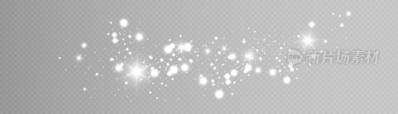 在透明背景上有很多闪亮的发光粒子的光效果。带尘埃的矢量星云。