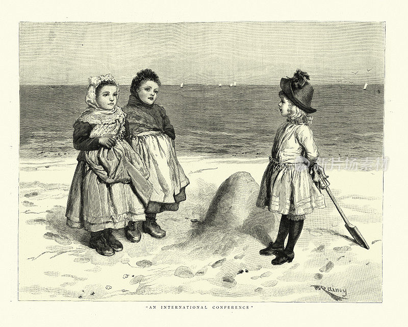来自不同国家的小女孩在海滩上玩耍，这是维多利亚19世纪80年代