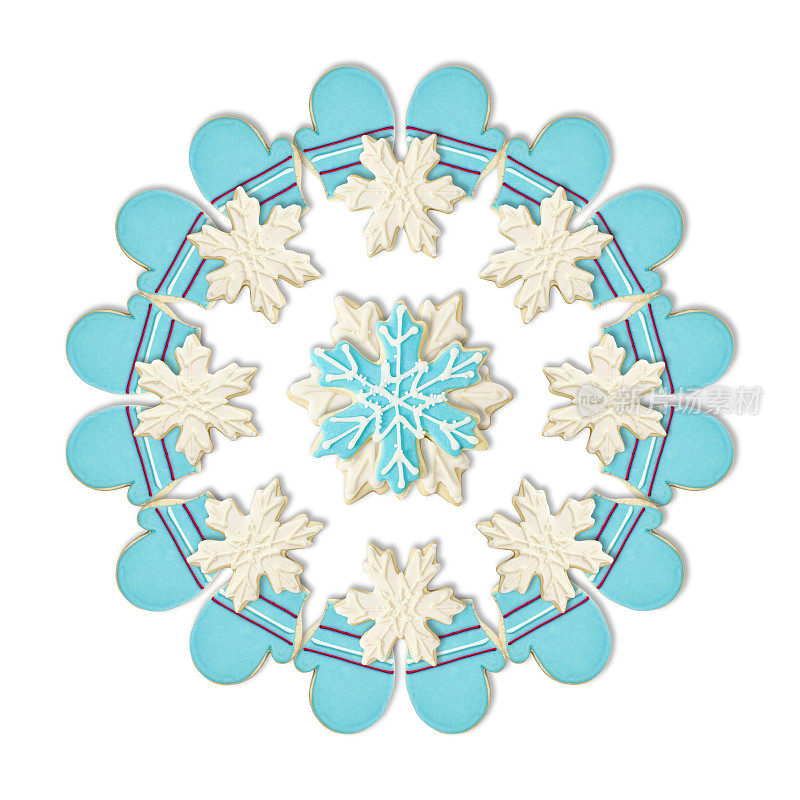 手套和雪花:用节日装饰的冰镇圣诞饼干制作的圣诞花环