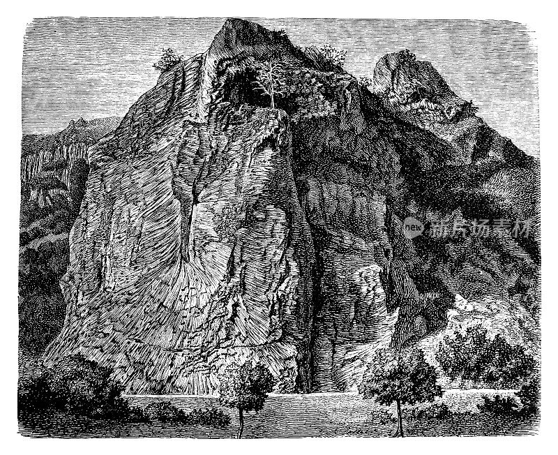 波希米亚奥西格附近洪堡岩石的羽状玄武岩柱