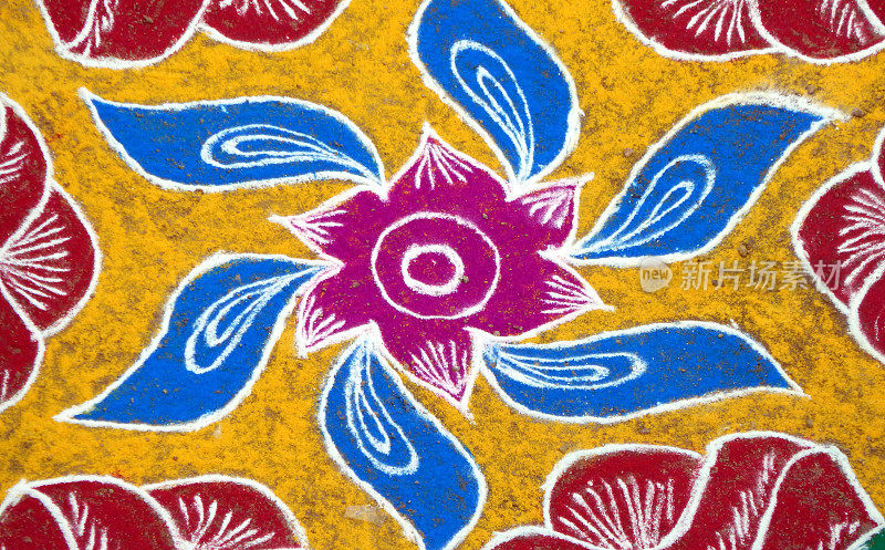印度印度教的兰格利艺术在节日期间出现在房屋和寺庙前