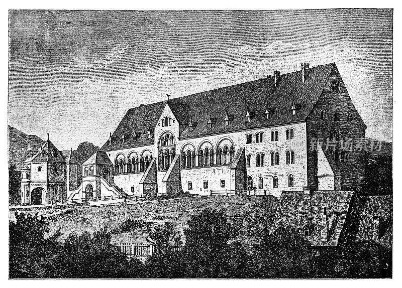 戈斯拉尔皇宫是一个历史建筑群，位于德国中部哈尔茨山脉北部戈斯拉尔镇南部的拉姆斯堡山脚下