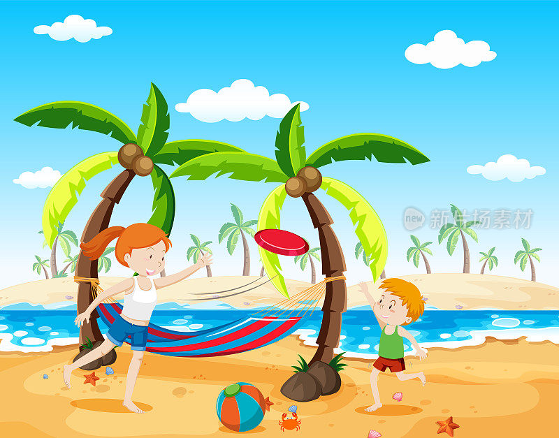 男孩和女孩在沙滩上玩飞盘的场景