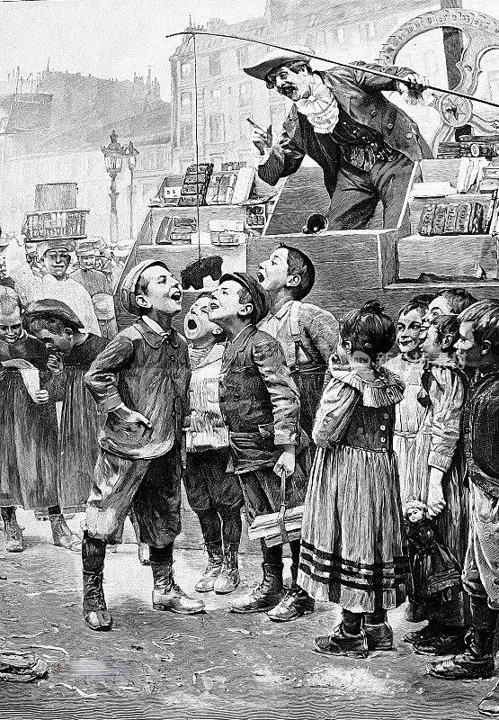 巴黎的游乐场,男孩们在玩