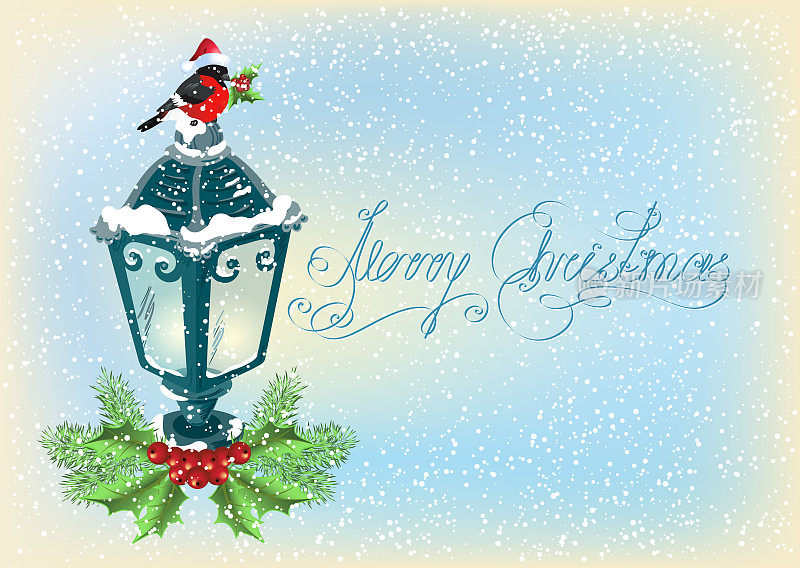 圣诞灯笼与红腹灰雀，装饰云杉和冬青浆果在下雪的背景