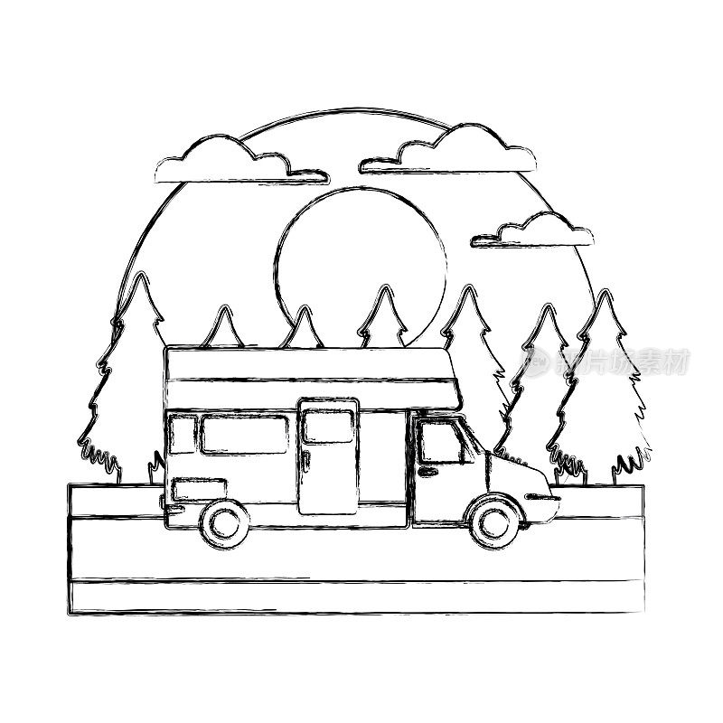 在森林中的大篷车