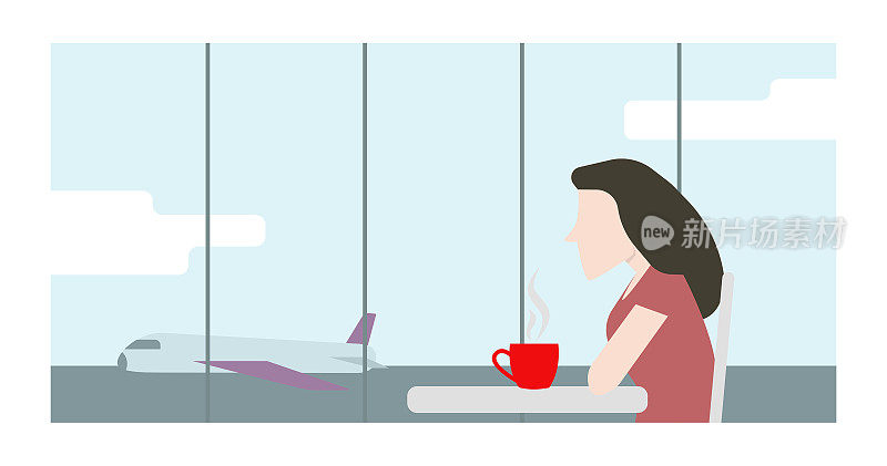 一位黑发女子在机场等待，用红色的杯子喝着咖啡，窗户很大，飞机就在她身后的降落跑道上。