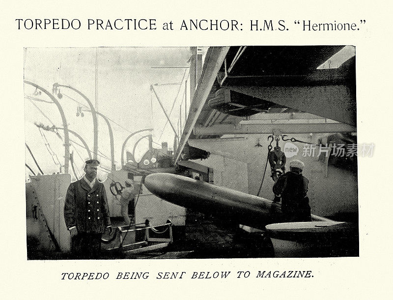 鱼雷被送到杂志，HMS赫敏一艘皇家海军保护巡洋舰，军舰，历史海战