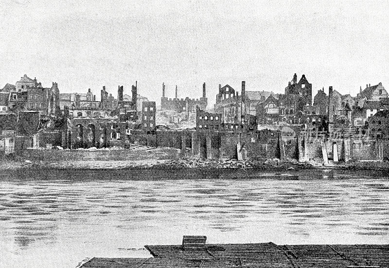 1899年7月26日，西普鲁士的马里恩堡发生火灾，从河上俯瞰