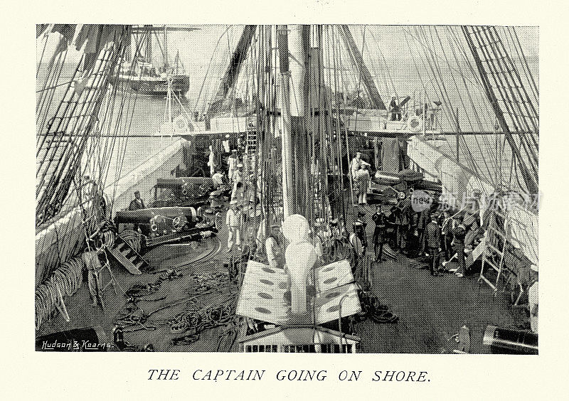 19世纪19世纪90年代,英国皇家海军“Volage”号上的船长正在上岸