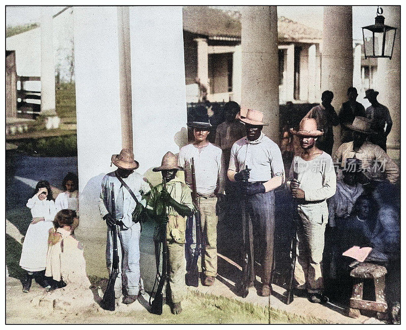 古色古香的黑白照片:狱警，比那尔德里奥，古巴