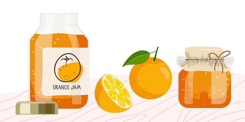 桔子果酱或橘子酱装在瓶子里，贴上标签，新鲜的橘子水果放在桌上。自制的准备和罐头。水果的保护。农民市场品牌。橘子罐头水果。有机食品模板