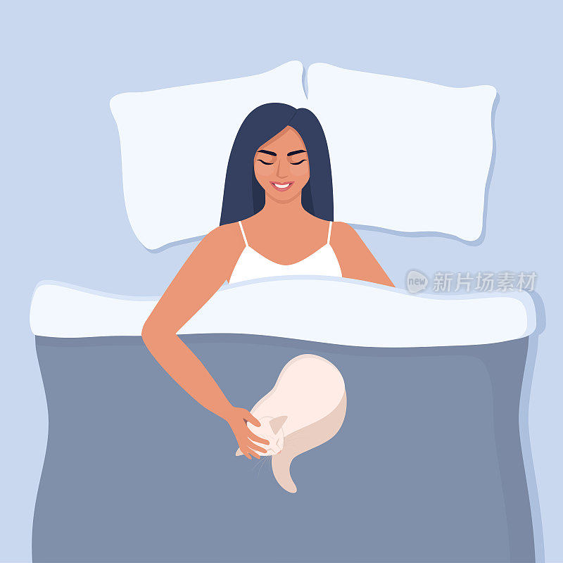 年轻女子躺在床上，抱着一只猫，微笑着抚摸着它。卧室里的人物晚上休息。女孩和猫睡在一起。舒适舒适。矢量插图。